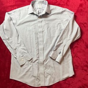 Brooks Brothers dress shirt slim fit non iron